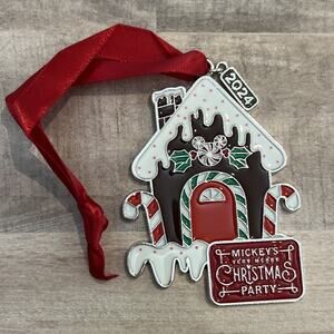 Disney‎ Mickey's Very Merry Christmas Party 2024 Gingerbread House Ornament NEW
